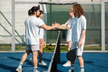 Finding Padel team