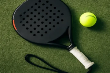 Padel racket weight